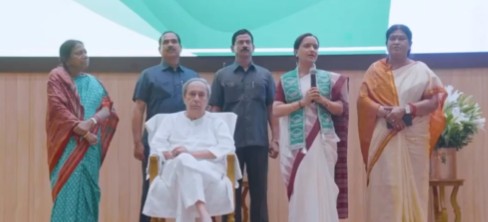 Sujata Karthikeyan Meets Bobby Das at Sankha Bhawan, Fuels Political Buzz in BJD
